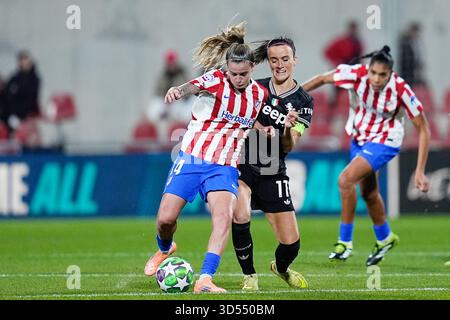 Rosa Otermin de l'Atletico de Madrid et Barbara Bonansea de la Juventus lors de la Ligue des Champions de l'UEFA Womenâ, phase de Ligue, MD3, match de football entre l'Atletico de Madrid et la Juventus FC le 12 novembre 2025 au Centro Deportivo Alcala de Henares à Alcala de Henares, Madrid, Espagne Banque D'Images