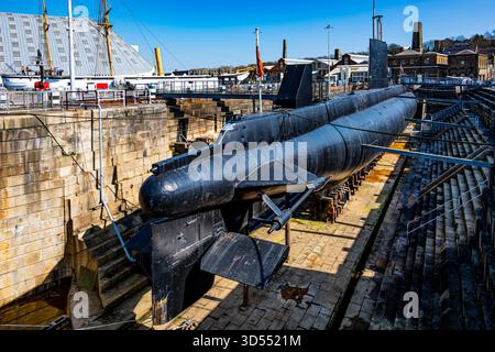 HMS Ocelot ( S17) dans la cale sèche no 3 du chantier naval historique de Chatham Banque D'Images