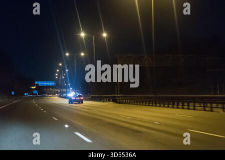 Scène nocturne sur l'autoroute M40, Royaume-Uni Banque D'Images