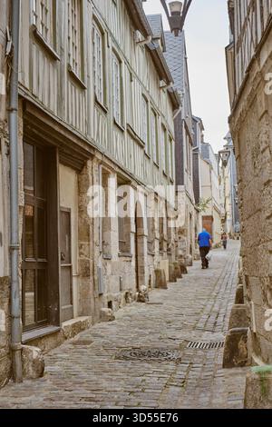 Rouen, Normandie, France - 23 septembre 2025 : vieux bâtiment à ossature de bois Rue des Carmélites Banque D'Images