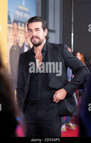 Mario Casas assiste à la première conférence photo 'la Cena' au Cines Kinepolis le 13 octobre 2025 à Madrid, Espagne avec : Mario Casas assiste à la première conférence photo 'la Cena' au Cines Kinepolis le 13 octobre 2025 à Madrid, Espagne où : Madrid, Espagne quand : 13 Oct 2025 crédit : Oscar Gonzalez/WENN Banque D'Images