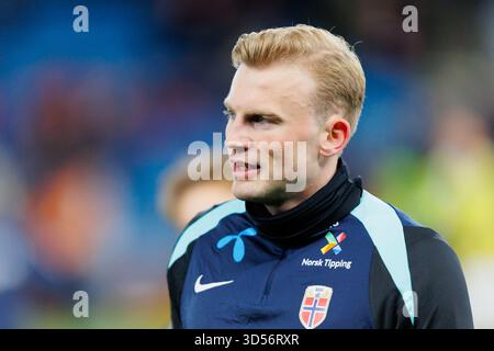 Oslo, Norvège. 13 novembre 2025. Sondre Langaas, de Norvège, a vu s'échauffer pour le match de qualification pour la Coupe du monde 2026 entre la Norvège et l'Estonie au stade Ullevaal à Oslo. Crédit : Gonzales photo/Alamy Live News Banque D'Images