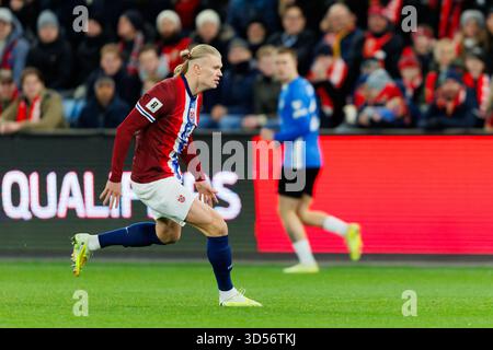 Oslo, Norvège. 13 novembre 2025. Erling Haaland (9 ans) de Norvège vu lors du match de qualification pour la Coupe du monde 2026 entre la Norvège et l'Estonie au stade Ullevaal à Oslo. Crédit : Gonzales photo/Alamy Live News Banque D'Images