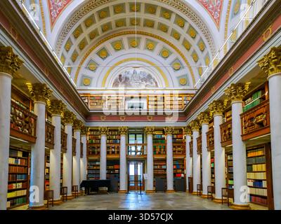 Helsinki, Finlande – 19 septembre 2024 : Bibliothèque nationale de Finlande (Kansalliskirjasto) à l'Université d'Helsinki. Vue intérieure. Europe du Nord Banque D'Images