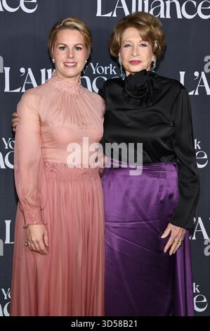 New York, États-Unis. 13 novembre 2025. (G-d) Tatyana Franck, présidente de L'Alliance, et Marie Monique Steckel, ancienne présidente de l'Institut français Alliance française (FIAF) rebaptisée « L'Alliance », assistent au Gala L'Alliance 2025 à l'hôtel Plaza, New York, NY, le 13 novembre 2025. (Photo de Isack Sasha/Sipa USA) crédit : Sipa USA/Alamy Live News Banque D'Images
