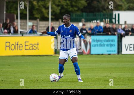 Omar Mussa sur le ballon lors de Wealdstone vs Eastleigh National League 27/09/25 Banque D'Images