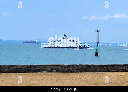 Ferry WightLink au départ de Portsmouth pour Fishbourne sur l'île de Wight Banque D'Images