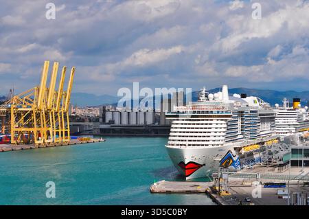 Barcelone, Espagne - 26 septembre 2025 : le port de croisière de Barcelone, le port le plus important de la mer Méditerranée à Barcelone, Espagne, le 26 septembre 20 Banque D'Images