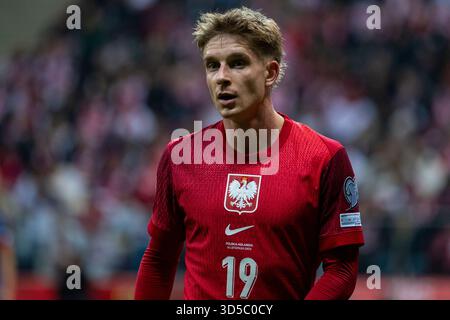 Varsovie, Pologne. 15 novembre 2025. Micha ? Skóra ? De Pologne lors du match du Groupe G de qualification de la Coupe du monde de la FIFA 2026 entre la Pologne et les pays-Bas au stade PGE Narodowy de Varsovie, Pologne, le 14 novembre 2025 (photo Andrew Surma/Sipa USA). Crédit : Sipa USA/Alamy Live News Banque D'Images