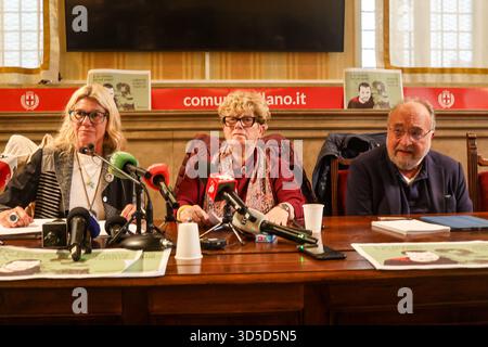Milan, Italie. 15 novembre 2025. MILANO 15 novembre Conférence stampa per la liberazione di Alberto subito per Alberto Trentini con la madre Armanda Colusso Trentini, l'avvocata Alessandra Ballerini e Giuseppe Giulietti, presidente dell'Associazione Articolo 21 crédit : LaPresse/Alamy Live News Banque D'Images