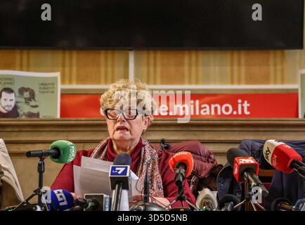 Milan, Italie. 15 novembre 2025. MILANO 15 novembre conferenza stampa per la liberazione di Alberto subito per Alberto Trentini con la madre Armanda Colusso Trentini crédit : LaPresse/Alamy Live News Banque D'Images