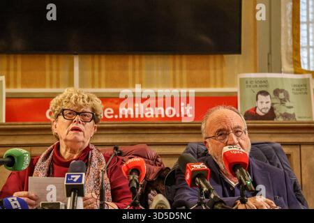 Milan, Italie. 15 novembre 2025. MILANO 15 novembre conferenza stampa per la liberazione di Alberto subito per Alberto Trentini con la madre Armanda Colusso Trentini crédit : LaPresse/Alamy Live News Banque D'Images
