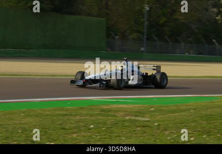 Journée historique de Minardi 2025. Piergiorgio Rotter McLaren MP4/15 réplique Banque D'Images
