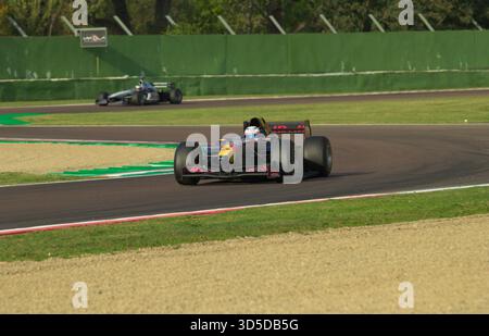 Journée historique de Minardi. Lola B02/52 et McLaren MP4/15. Pilotes : Luca Guolo et Piergiorgio Rotter Banque D'Images