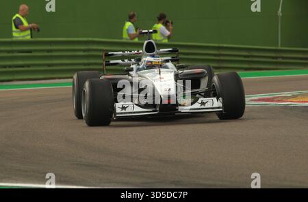Journée historique de Minardi 2025. Piergiorgio Rotter McLaren MP4/15 réplique Banque D'Images