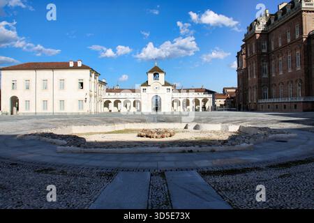Reggia di Venaria Reale, Turin, Italie, 24-05-2013 Description : la Cour d'honneur (Corte d'Onore) à Reggia di Venaria Reale, Turin, Italie Banque D'Images