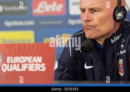 Milan, Italie. 15 novembre 2025. L'entraîneur de la Norvège Ståle Solbakken lors de la conférence de presse la veille du match entre l'Italie et la Norvège, Milan, Italie du Nord - samedi 15 novembre 2025. Sport - Soccer . (Photo de Spada/LaPresse) crédit : LaPresse/Alamy Live News Banque D'Images
