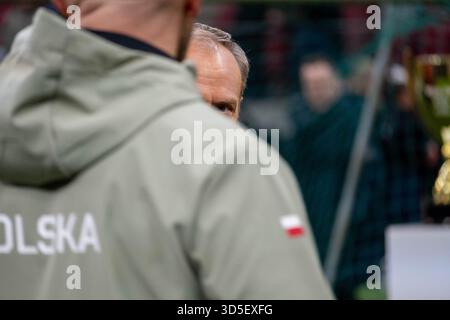 Varsovie, Pologne. 15 novembre 2025. Le premier ministre polonais DONALD TUSK vu lors d'une conférence de presse lors de la finale de la coupe du STADE Z ORLIKA NA. Banque D'Images
