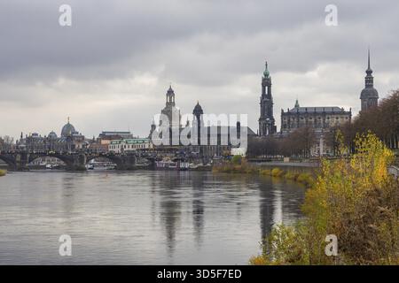Horizon de Dresde vu de la nouvelle terrasse Auis, Dresde, Saxe, Allemagne Banque D'Images