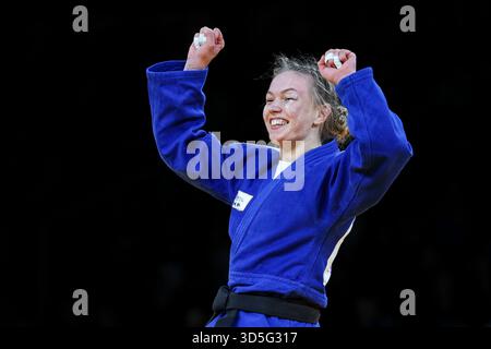 Zagreb, Croatie. 15 novembre 2025. ZAGREB, CROATIE - 15 NOVEMBRE : IVA Oberan, de Croatie, gagne contre Carlotta Avanzato, d'Italie, dans le match féminin des -63kg pour la médaille de bronze lors du jour 2 du Grand Prix de Judo Zagreb 2025 à l'Arena Zagreb le 15 novembre 2025 à Zagreb, Croatie. Photo : Igor Kralj/PIXSELL crédit : Pixsell/Alamy Live News Banque D'Images