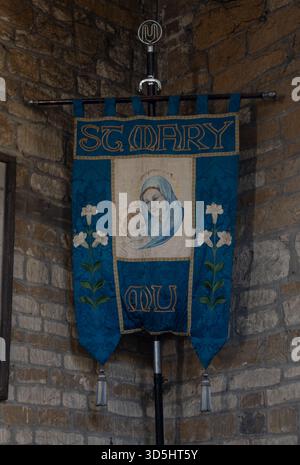 Mothers Union banner, église Mary`s, Blakesley, Northamptonshire, England, ROYAUME-UNI Banque D'Images