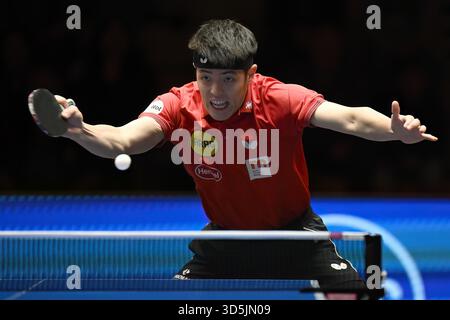 TTBL 8. Spieltag Borussia Duesseldorf - TTC Schwalbe Bergneustadt am 16.11.2025 im Arag CenterCourt in Duesseldorf Dang Qiu ( Duesseldorf ) Foto : Revierfoto crédit : ddp Media GmbH/Alamy Live News Banque D'Images