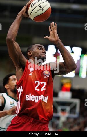 Isiaha Mike (FC Bayern Basketball) mit Ball, Vet concept Gladiators Trier vs FC Bayern Basketball, Basketball, BBL Pokal, Viertelfinale, saison 2025/2026, 16.11.2025 Foto : Eibner-Pressefoto/Alexander Neis Banque D'Images