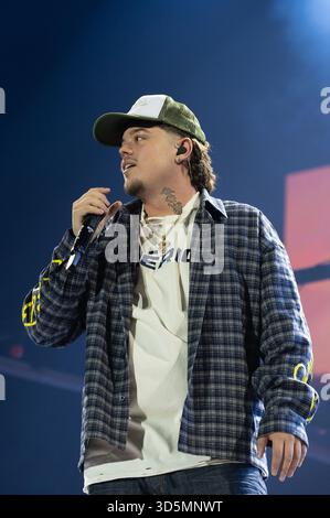 Le chanteur Miguel Cantos connu sous le nom de Saiko se produit lors de son concert à la Movistar Arena, le 15 octobre 2025, à Madrid, en Espagne. Avec la participation des artistes : le chanteur Miguel Cantos connu sous le nom de Saiko se produit lors de son concert au Movistar Arena, le 15 octobre 2025, à Madrid, en Espagne. Où : Madrid, Espagne quand : 16 Oct 2025 crédit : Oscar Gonzalez/WENN Banque D'Images