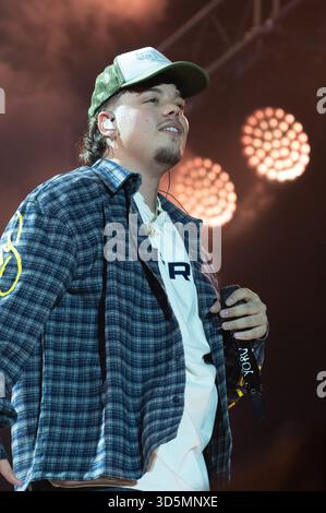 Le chanteur Miguel Cantos connu sous le nom de Saiko se produit lors de son concert à la Movistar Arena, le 15 octobre 2025, à Madrid, en Espagne. Avec la participation des artistes : le chanteur Miguel Cantos connu sous le nom de Saiko se produit lors de son concert au Movistar Arena, le 15 octobre 2025, à Madrid, en Espagne. Où : Madrid, Espagne quand : 16 Oct 2025 crédit : Oscar Gonzalez/WENN Banque D'Images