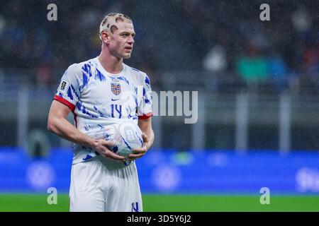 Milan, Italie. 16 novembre 2025. Julian Ryerson (14 ans), norvégien, vu en action lors du match de qualification de la Coupe du monde de la FIFA 2026 entre l'Italie et la Norvège au stade San Siro de Milan. Banque D'Images