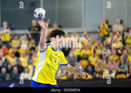 Szymon Sicko de Industria Kielce vu en action lors du match de la Ligue des Champions EHF 2025/2026 entre Industria Kielce et DEN Aalborg Handbold au Hall Legionow. Score final Industria Kielce 32 : 32 DEN Aalborg Handbold. (Photo de Grzegorz Wajda / SOPA images/SIPA USA) Banque D'Images
