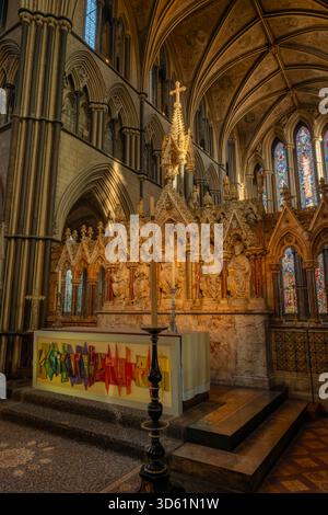 Worcester, Worcestershire - le beau maître-autel et le plafond voûté de la cathédrale de Worcester. Cathédrale de Worcester, anciennement l'église de la cathédrale de Banque D'Images