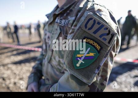 Cincu, Roumanie - 13 novembre 2025 : Détails avec un patch de l'armée américaine lors de l'exercice multinational Dacian Fall 2025. Banque D'Images