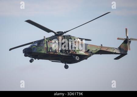 Cincu, Roumanie - 13 novembre 2025 : hélicoptère français Eurocopter Tiger lors de l'exercice multinational Dacian automne 2025. Banque D'Images