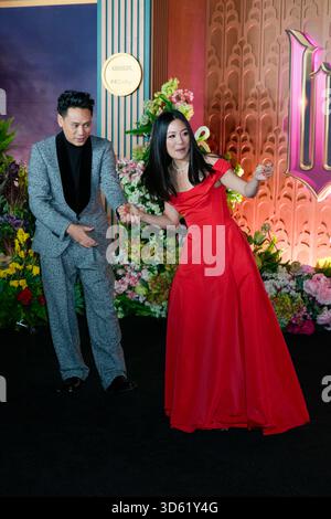 New York, États-Unis. 17 novembre 2025. Jon M. Chu, Constance Wu assiste à la première de Wicked for Good New York, au Lincoln Center de New York, le lundi 17 novembre 2025. Crédit : Jennifer Graylock/Alamy Live News Banque D'Images