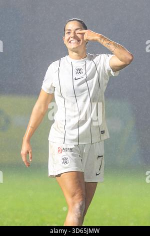 CÔME, ITALIE - 15 NOVEMBRE : Nadine Nischler du FC Como R) célèbre son but lors du match de Serie A féminin entre le FC Côme et l'AC Milan au Stadio Ferruccio le 15 novembre 2025 à Côme, Italie. Banque D'Images