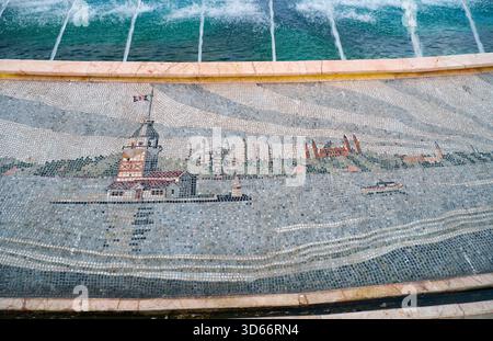 ISTANBUL, TURQUIE - 23 JUIN 2016 : «la Tour de la jeune fille sur un îlot au détroit du Bosphore » - la mosaïque sur la base de la fontaine dans le parc du Sultan Ahmet, Banque D'Images