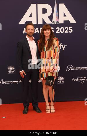 Sydney, Australie. 19 novembre 2025. tbc arrive sur le tapis rouge pour les ARIA Awards 2025 au Hordern Pavilion, Moore Park. Crédit : Richard Milnes/Alamy Live News Banque D'Images