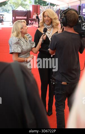 Sydney, Australie. 19 novembre 2025. tbc arrive sur le tapis rouge pour les ARIA Awards 2025 au Hordern Pavilion, Moore Park. Crédit : Richard Milnes/Alamy Live News Banque D'Images
