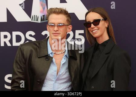 Sydney, Australie. 19 novembre 2025. tbc arrive sur le tapis rouge pour les ARIA Awards 2025 au Hordern Pavilion, Moore Park. Crédit : Richard Milnes/Alamy Live News Banque D'Images