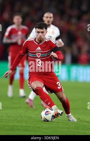 Cardiff, Royaume-Uni. 18 novembre 2025. Neco Williams du pays de Galles en action. Pays de Galles - Macédoine du Nord, match de qualification du groupe J de la Coupe du monde de la FIFA au stade de Cardiff à Cardiff, pays de Galles du Sud, mardi 18 novembre 2025. Usage éditorial exclusif. photo par Andrew Orchard/Andrew Orchard photographie sportive/Alamy Live News crédit : Andrew Orchard photographie sportive/Alamy Live News Banque D'Images