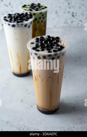Une vue de plusieurs boissons boba. Banque D'Images