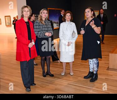 Ottawa, Canada. 19 novembre 2025. OTTAWA, CANADA 20251119La Reine Silvia, épouse du premier ministre Diana Fox Carney, ministre suédoise de l'énergie et des affaires Ebba Busch, visite du Musée national du Canada alors que la visite d'État au Canada s'est poursuivie le mercredi 19 novembre 2025. Photo : Jonas Ekströmer/TT/Code 10030 ce texte est traduit automatiquement crédit : TT News Agency/Alamy Live News Banque D'Images