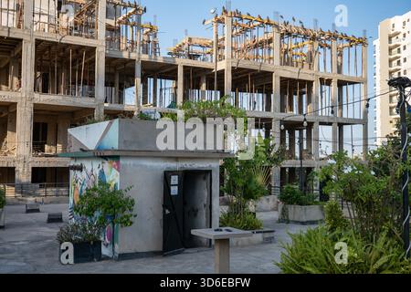 Un bâtiment en construction dans le centre de Dakar, dans le quartier du plateau de Dakar, Sénégal, le 6 novembre 2025. - 06/11/2025 - Sénégal / Dakar / Ile de Goree - Nicolas Remene / le Pictorium Banque D'Images