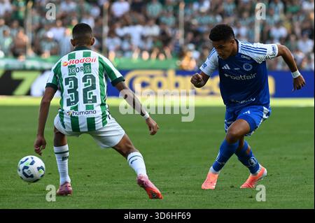 Caxias do Sul, Brésil. 20 novembre 2025. Images du match de football entre Juventude et Cruzeiro, joué à Estádio Alfredo Jaconi, valable pour la 34ème manche du Championnat brésilien 2025, série A. Caxias do Sul, RS (20). Crédit : Antônio Machado/FotoArena/Alamy Live News Banque D'Images