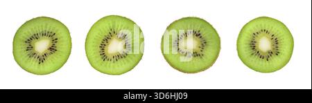 Gros plan tranche de kiwi vert isolé sur fond blanc. Gros plan sur les tranches rondes de fruits frais et juteux mûrs. Macro, prise de vue studio Banque D'Images