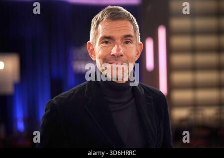 Micky Beisenherz BEI der Aufzeichnung der WDR-Talkshow Kölner Treff im WDR Studio BS 3. Köln, 20.11.2025 *** Micky Beisenherz à l'enregistrement du talk-show WDR Kölner Treff dans WDR Studio BS 3 Cologne, 20 11 2025 Foto :XC.xAdolph/xFuturexImagex koelner treff2011 5144 Banque D'Images