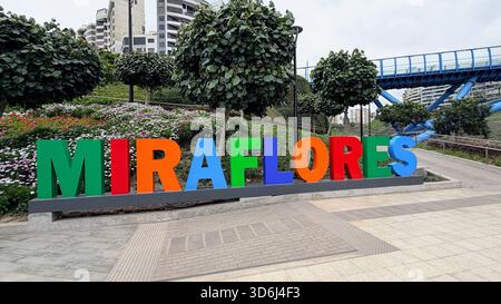 Lima Pérou 17 octobre 2025 vues du panneau coloré Miraflores dans le quartier Miraflores à Lima pérou Banque D'Images