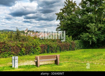 Vue sur la vieille ville historique et le château de Kronberg, Hesse, Allemagne Banque D'Images