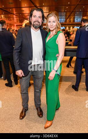 abb- Daniel Fehlow und Jessica Ginkel Paar Schauspieler zu Gast BEI der WELTPREMIERE von ALIZE vom Cirque du Soleil im Theater am Potsdamer Platz AM 20.11.2025 à Berlin Deutschland *** abb Daniel Fehlow et Jessica Ginkel couple d'acteurs à la PREMIÈRE MONDIALE d'ALIZE du Cirque du Soleil au Theater am Potsdamer Platz le 20 11 2025 à Berlin Allemagne Banque D'Images